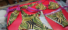 Carica l'immagine nel visualizzatore di Gallery, Parah OffLimits costume monokini e bikini fantasia, taglia 44. 350g.
