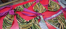 Carica l'immagine nel visualizzatore di Gallery, Parah OffLimits costume monokini e bikini fantasia, taglia 44. 350g.
