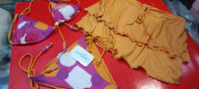 Carica l'immagine nel visualizzatore di Gallery, Parah OffLimits bikini fantasia con paillettes con gonnellino copricostume. Elegante e pratico completo da spiaggia. Taglia 44. Prezzo scontato. 500g.
