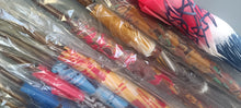 Carica l'immagine nel visualizzatore di Gallery, Offerta super. Dieci ombrelli vintage da donna anni sessanta, fantasie diverse. Un'idea per regali di Natale. 3kg.
