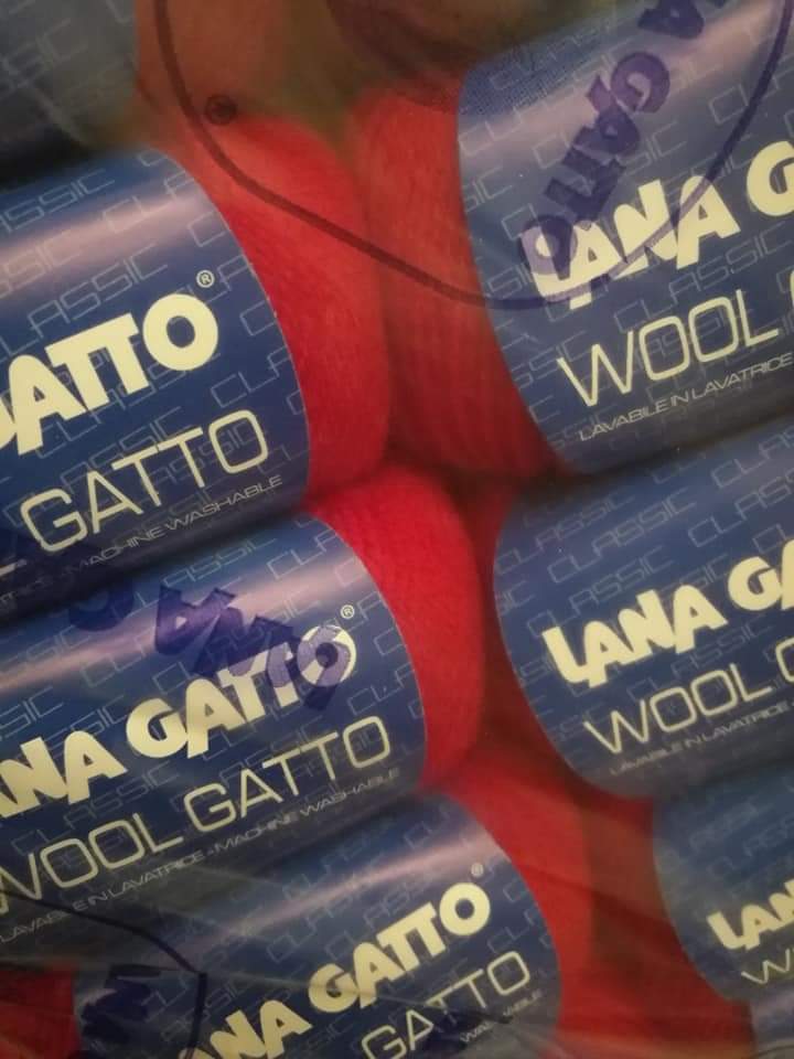Wool Gatto, pura lana vergine in gomitoli, confezione da 500g.