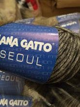 Carica l&#39;immagine nel visualizzatore di Gallery, Seul Gatto, lana moda misto lana, cotone e alpaca, confezione da 500g.
