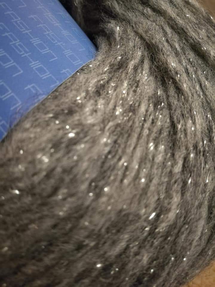 Filato moda Ural Lana Gatto, confezione da 500g.