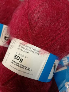 Softer Cervinia, misto lana e mohair, colore lampone. 800 g.