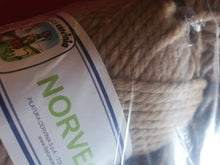 Carica l&#39;immagine nel visualizzatore di Gallery, Norvegia Cervinia, misto lana, ferri 6. Confezione da 1kg.
