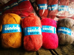 Softer Cervinia, misto lana e mohair, colore lampone. 800 g.