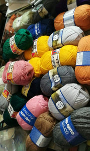 Miscellanea di misto lana Aladino, colori assortiti, rivista in omaggio1,2 kg,