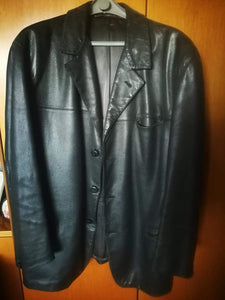 Giacca vintage(usata) uomo in pelle nera, taglio classico XL. 1,5kg.