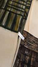 Carica l&#39;immagine nel visualizzatore di Gallery, Due sciarpe vintage lana e seta, 70x140. 300g.

