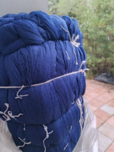 Carica l&#39;immagine nel visualizzatore di Gallery, Pacco industriale di misto lana di Tollegno di un blu/azzurro. 4kg.
