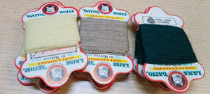 Articolo vintage. Pura lana Gatto per riparazioni, confezioni da 10metri, beige, giallino e verdone. Offerta di tre confezioni per colore(totale nove). 300g.