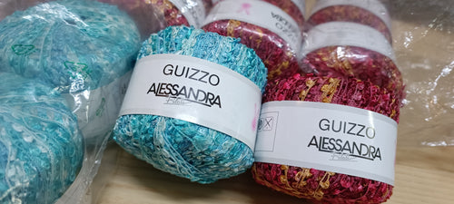 Mix di gomitoli Lana Gatto Aladino, 20 colori. Misto lana 225m x50g. 1 –  Pianeta Filati